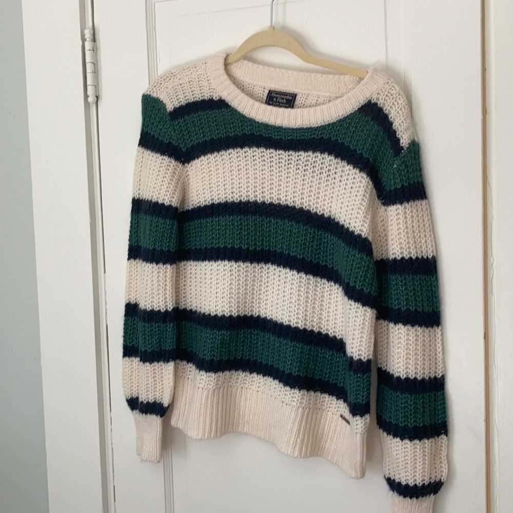 Really cute sweater!